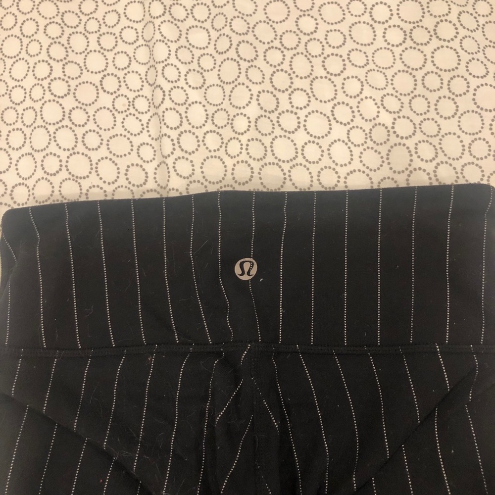 Lululemon size 2 with white stripes
